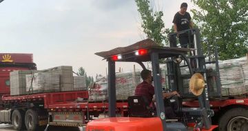 中卫 黄金麻冰裂纹，地铺石装车