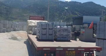 中卫 芝麻白仿形路沿石，直形路沿石