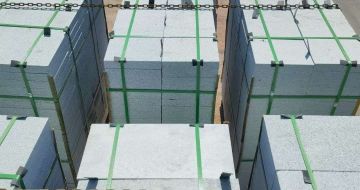 中卫 芝麻白花岗岩5公分地铺石 花岗岩厂家工厂装车日常