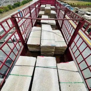 中卫 黄金麻花岗岩荔枝面，光面毛板装车完成