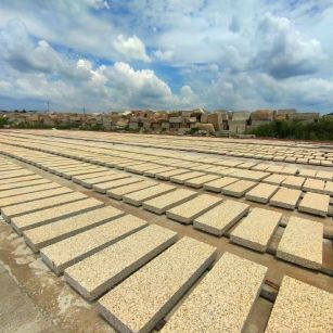 中卫 黄金麻荔枝面花岗岩石材地铺石防护中
