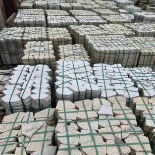 中卫 黄金麻白麻花岗岩荔枝面地铺石(冰裂纹)