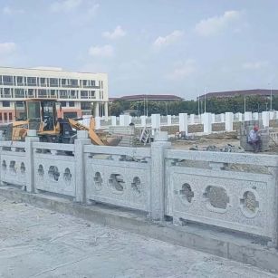 中卫 白麻花岗岩荔枝面河道栏杆