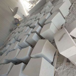 中卫 白麻花岗岩异形坐凳