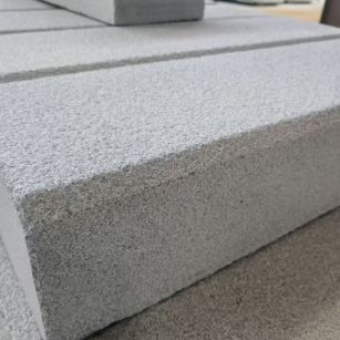 中卫 芝麻灰荔枝面路沿石