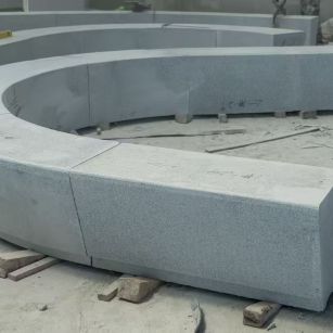 中卫 芝麻白花岗岩光面弧形坐凳