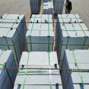 中卫 芝麻白花岗岩5公分地铺石 花岗岩厂家工厂装车日常