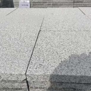 中卫 白麻花岗岩石材推荐 荔枝面地铺石