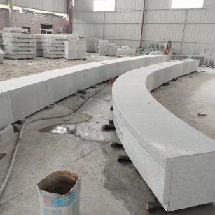 中卫芝麻白花岗岩石板材 园林光面弧形坐凳