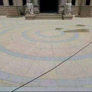 中卫 黄金麻芝麻灰花岗岩石材地铺拼接效果