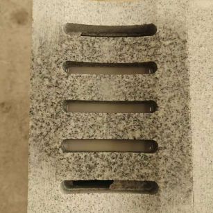 中卫 芝麻白拉丝面花岗岩U型开槽排水槽