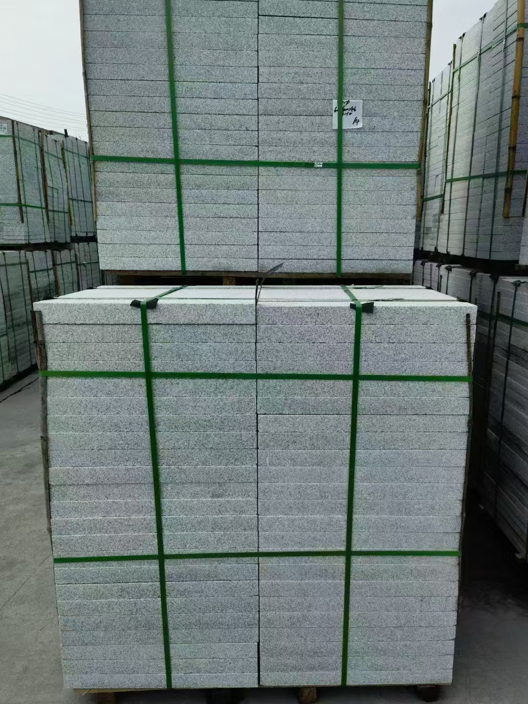 中卫 芝麻白火烧，园林广场市政工程地铺石，1.8~5.0厚均有现货