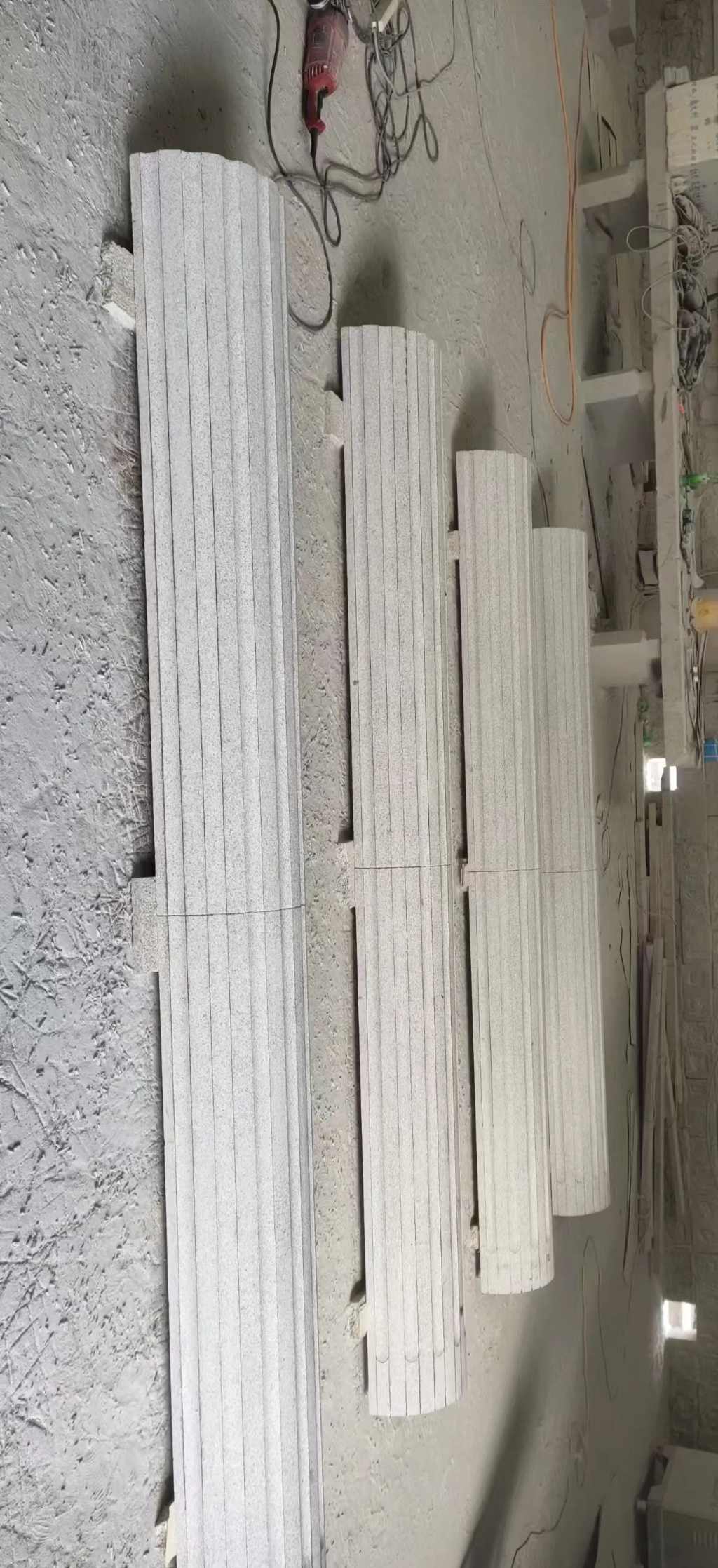 中卫 花岗岩厂家带你看白麻花岗岩门楼大柱柱皮