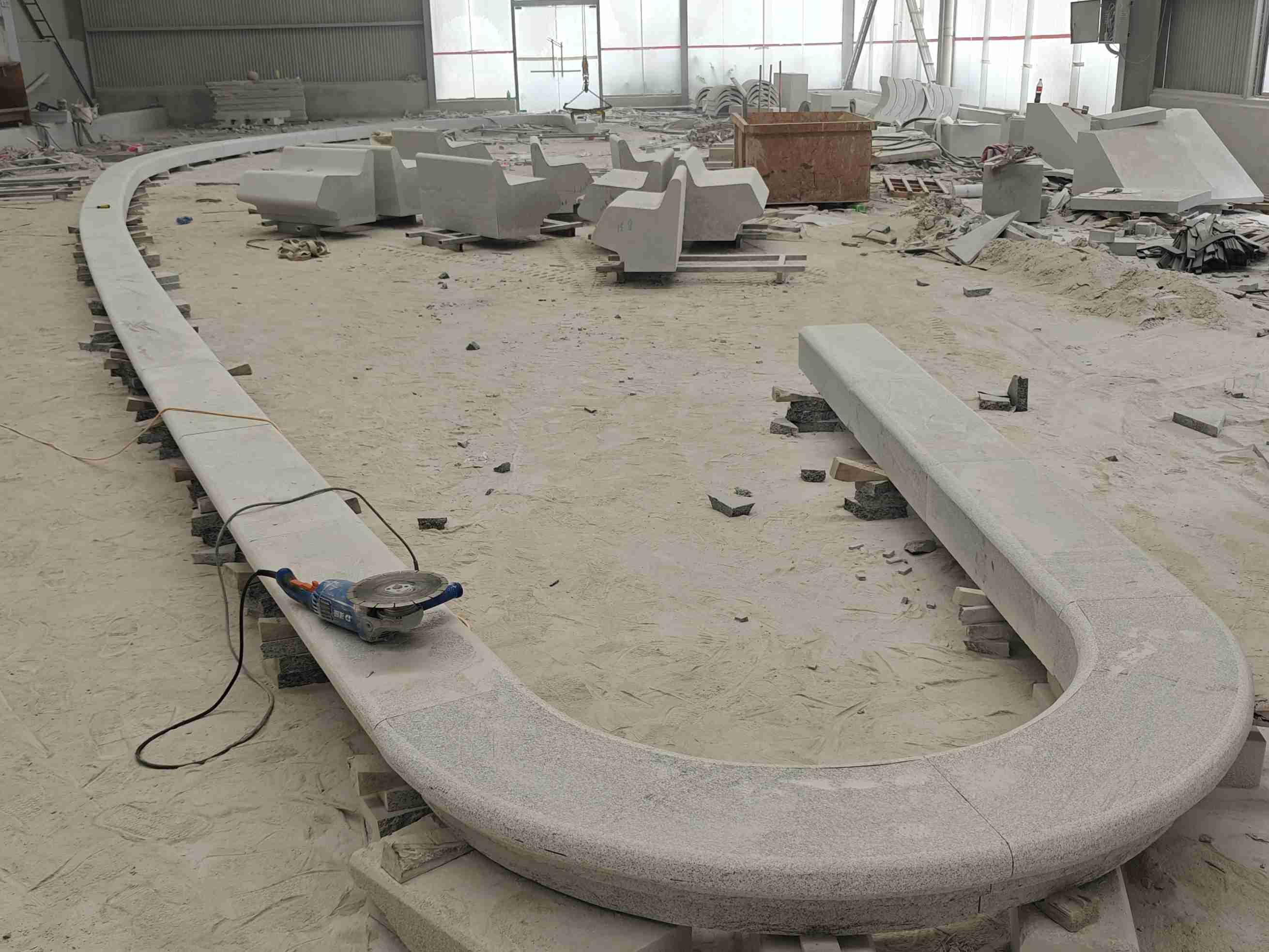 中卫 芝麻白花岗岩弧形花坛石，坐凳石