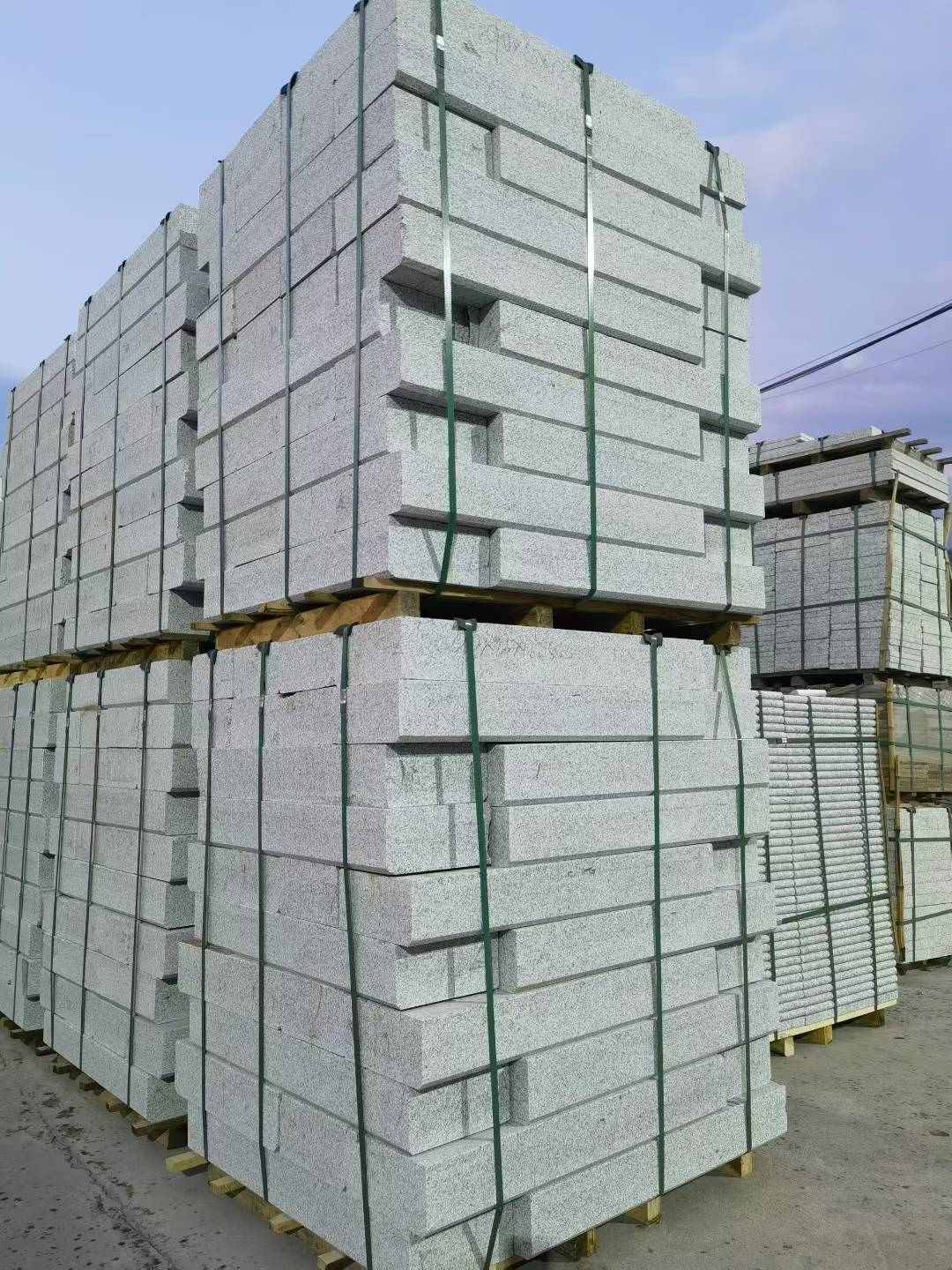 中卫 芝麻白花岗岩路沿石，路缘石，路肩石，道牙，立缘石，马路牙子，街沿石，侧石等