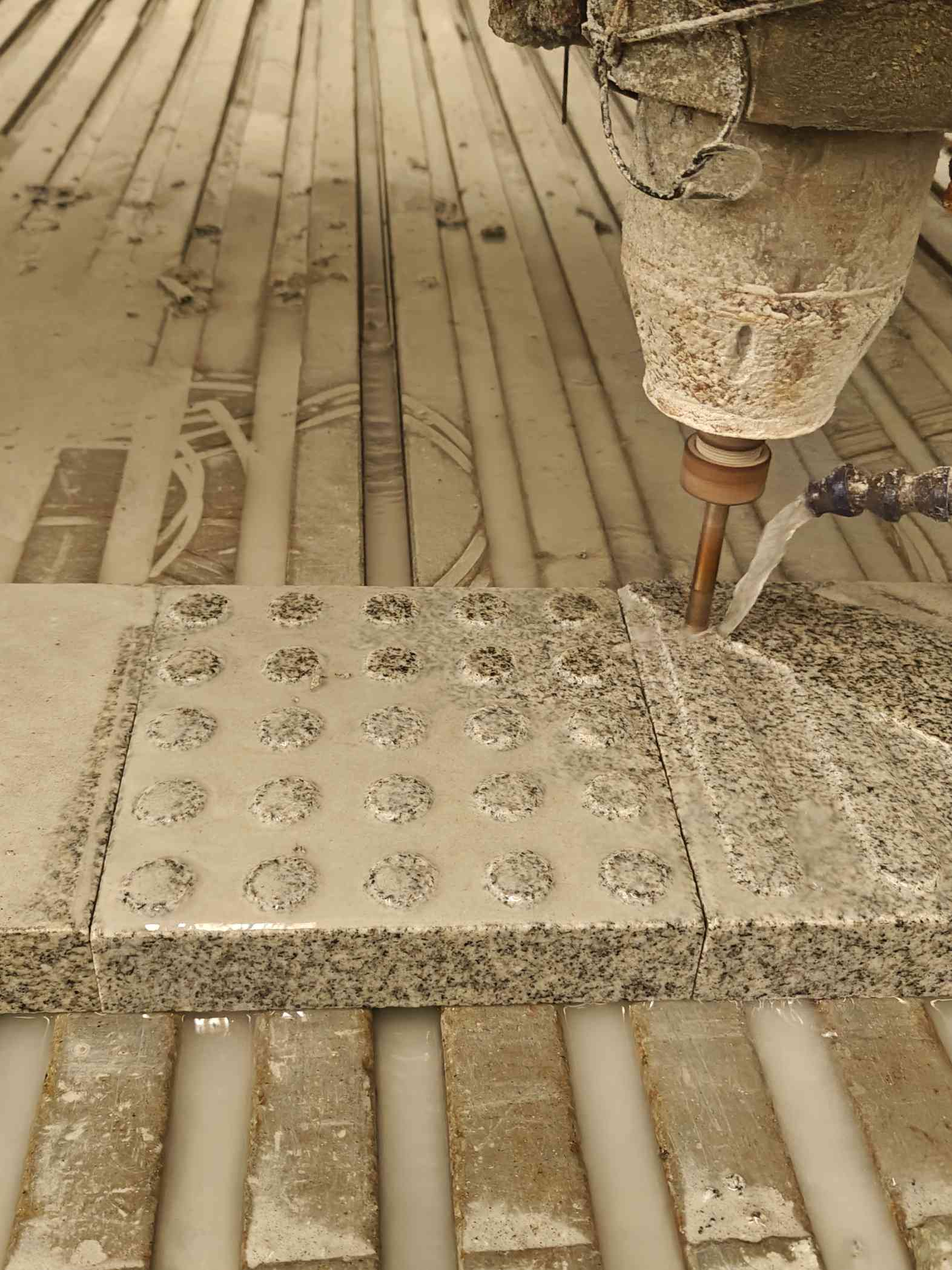 中卫 芝麻白花岗岩石材盲人石、盲道石、盲点石