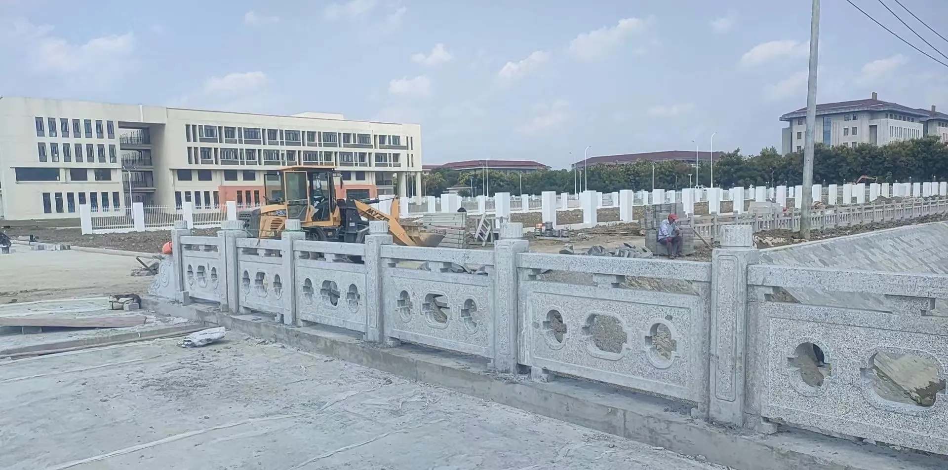 中卫 白麻花岗岩荔枝面河道栏杆