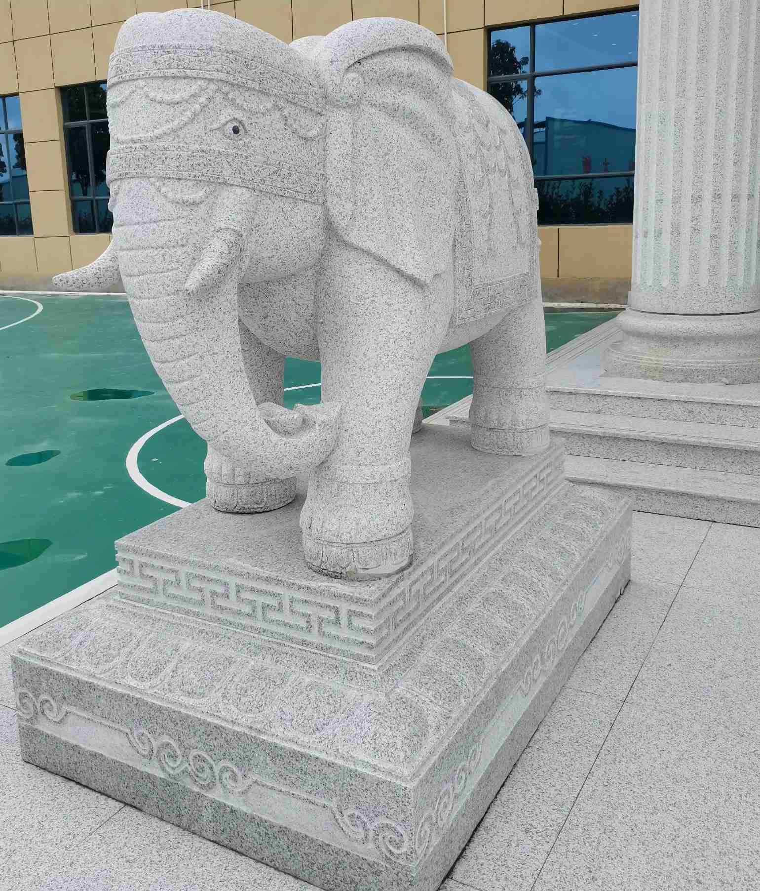 中卫 白麻花岗岩动物异形石雕-大象