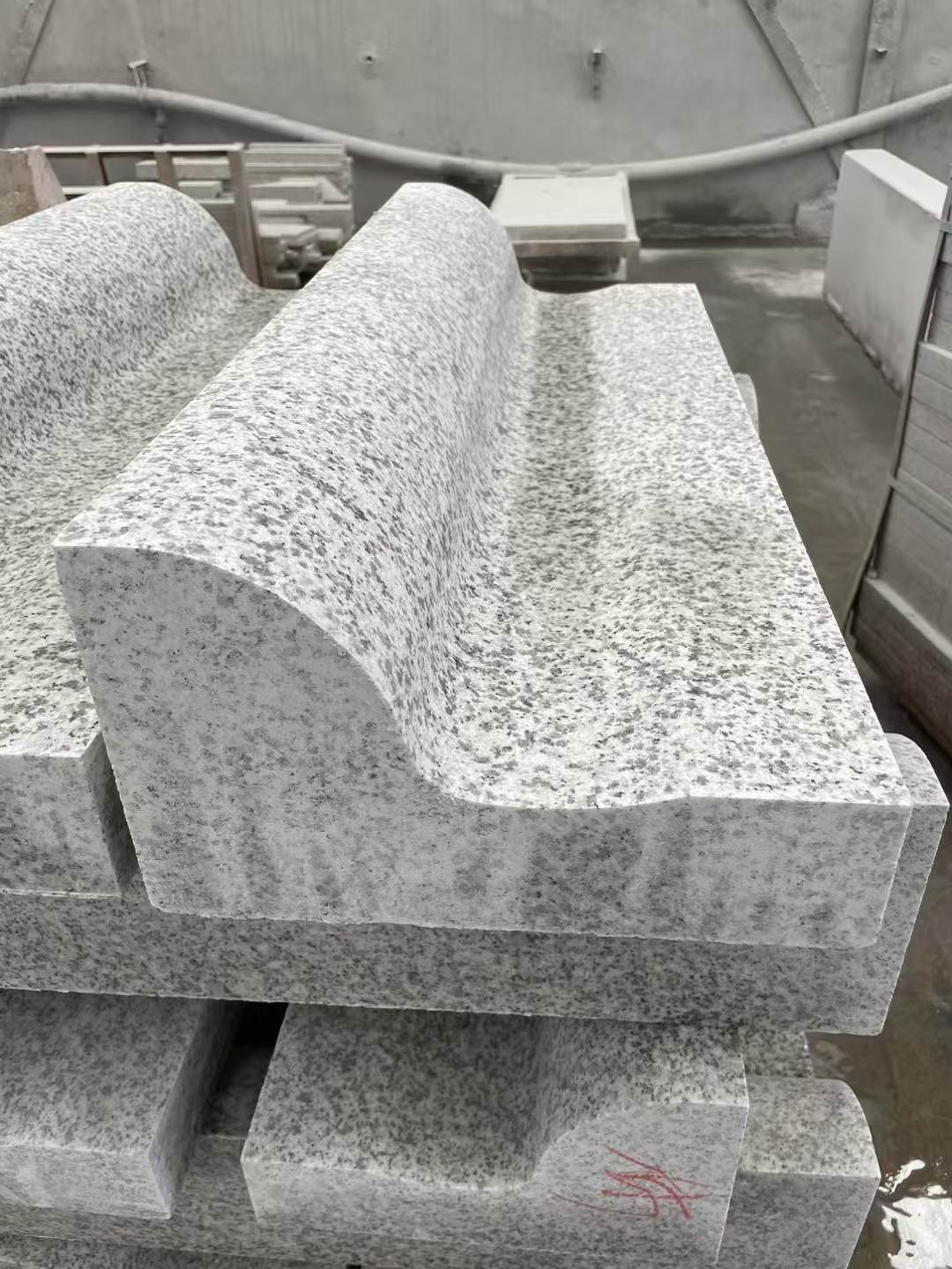 中卫 白麻花岗岩S型路沿石，路侧石，马路牙子等