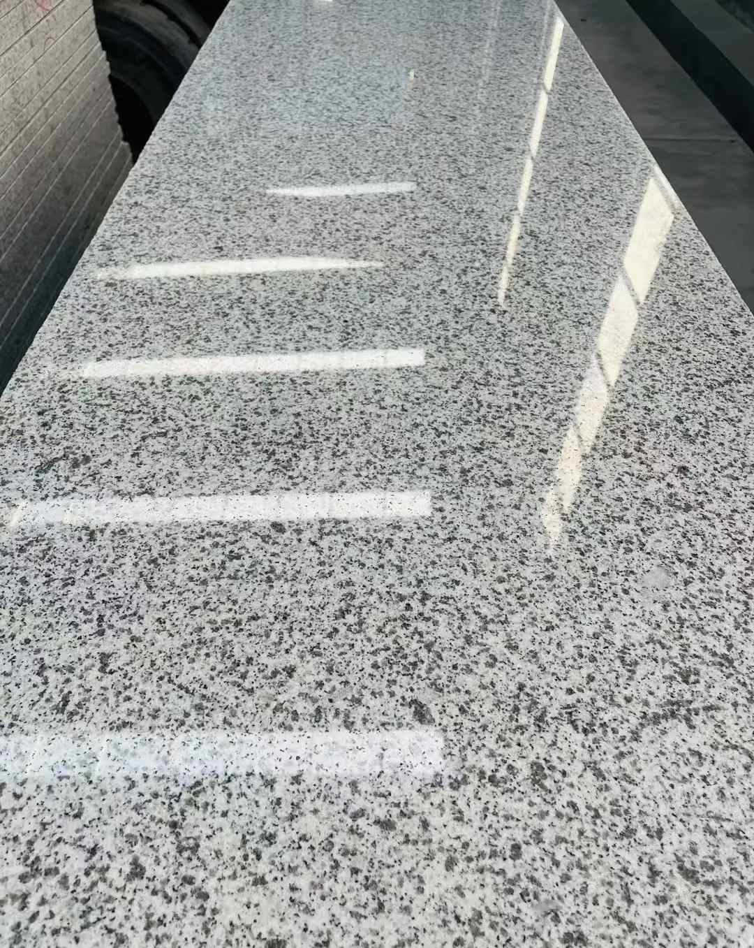 中卫 白麻花岗岩光面毛板