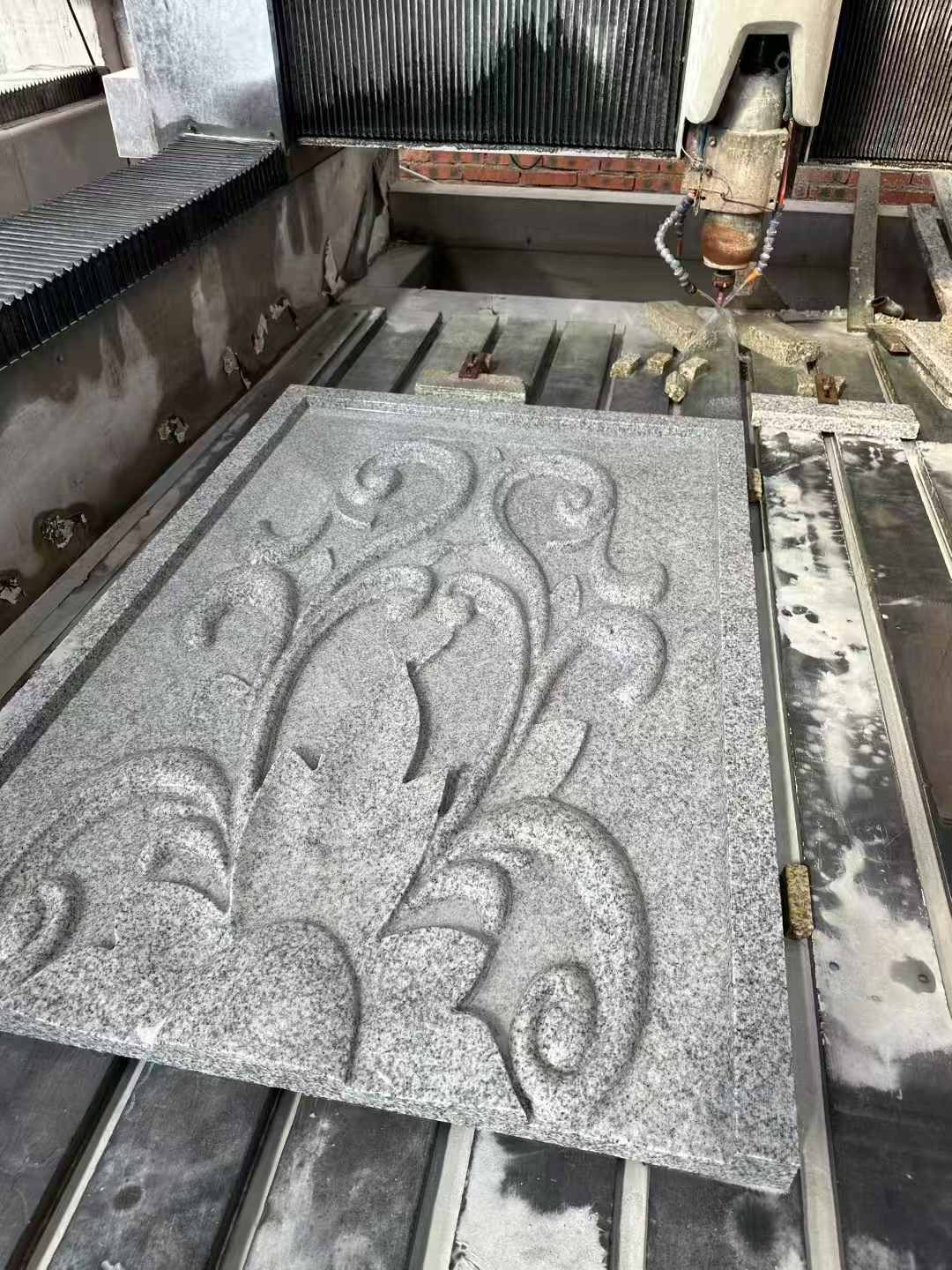 中卫 白麻别墅干挂雕花板