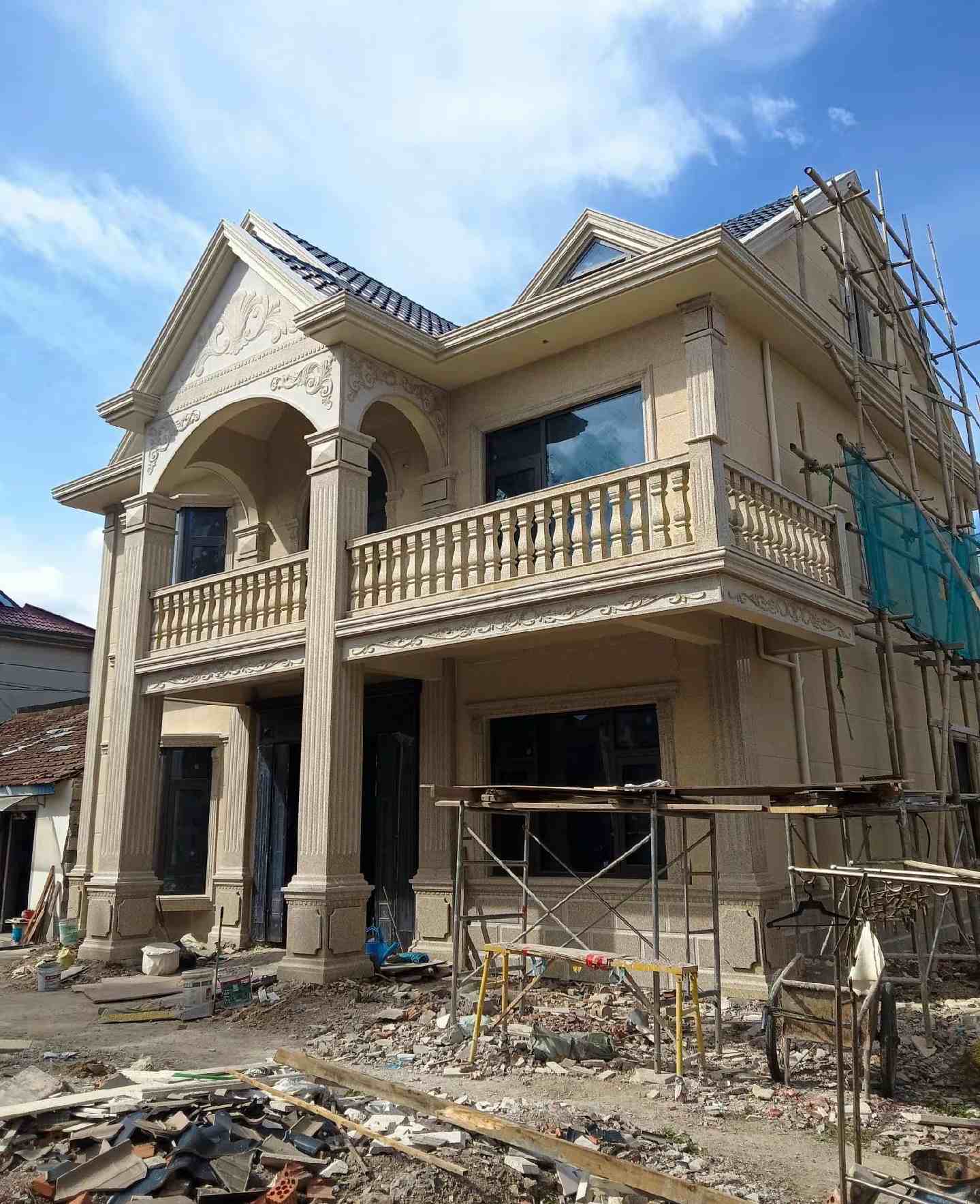 中卫 黄金麻花岗岩石材私人别墅雕花门楼柱阳台栏杆