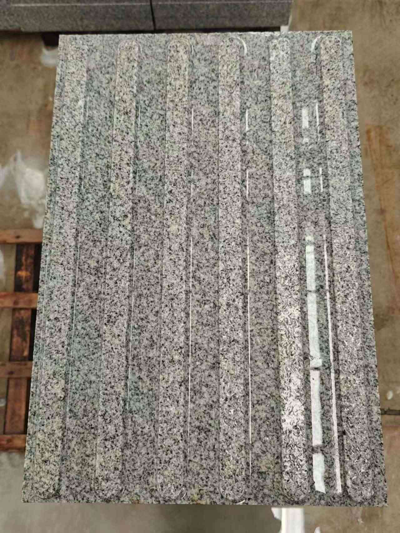 中卫 芝麻白花岗岩荔枝面雕刻盲道，盲条