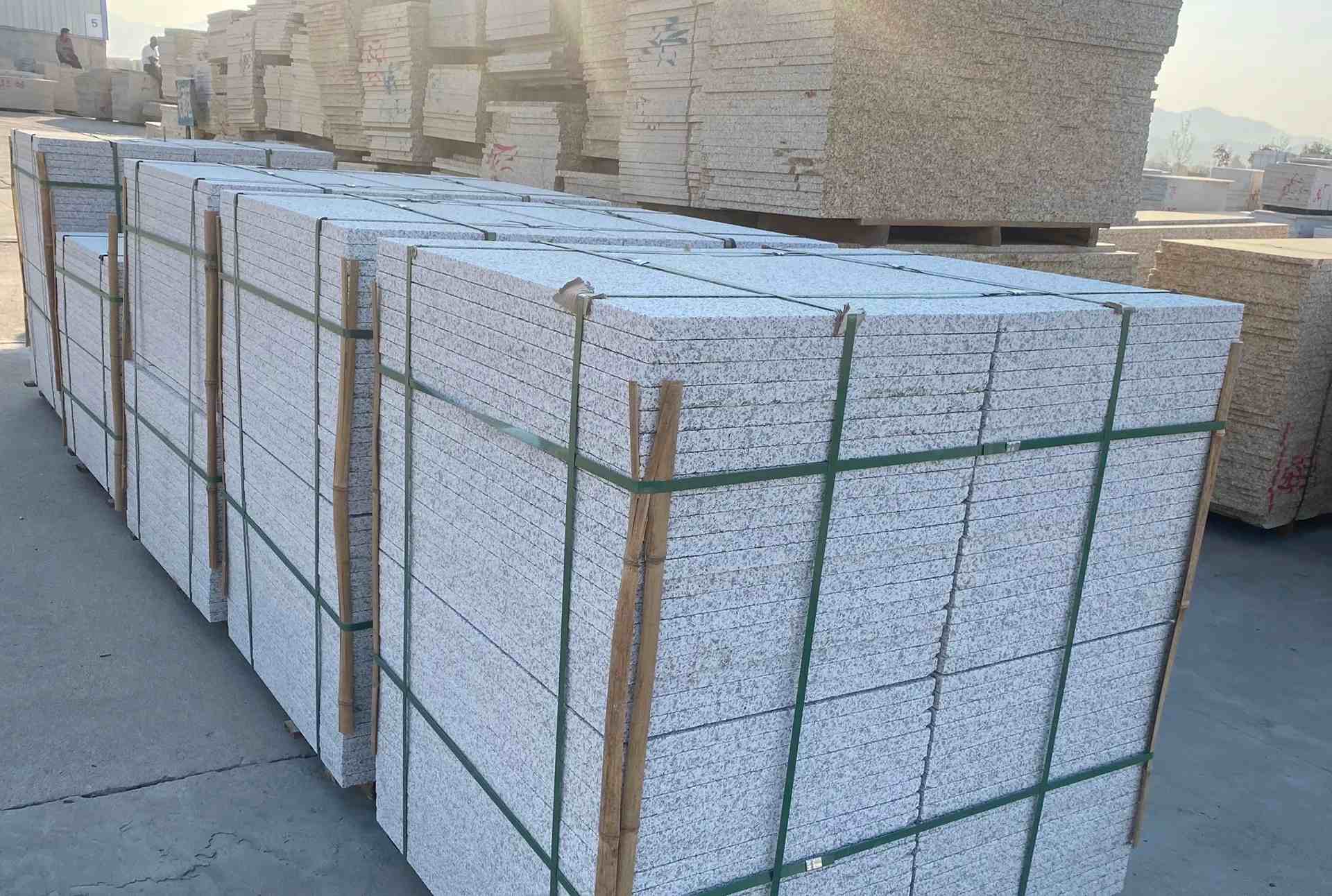 中卫 白麻花岗岩荔枝面地铺石