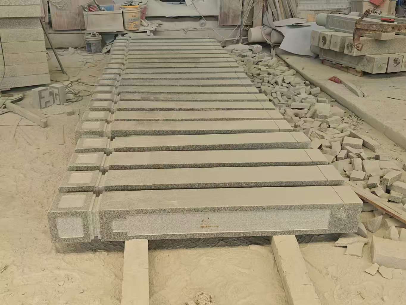 中卫 芝麻白异形加工雕刻-栏杆大柱，方柱