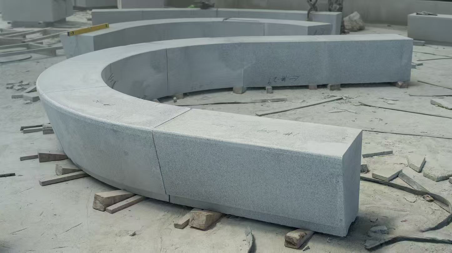 中卫 芝麻白花岗岩光面弧形坐凳